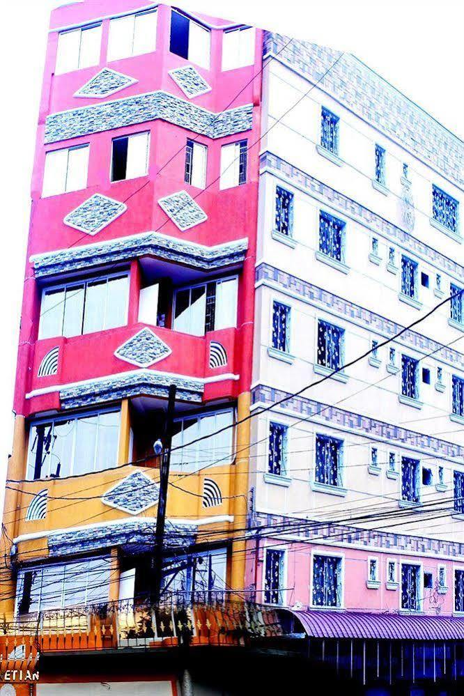 Manila Venetian Hotel Exterior foto